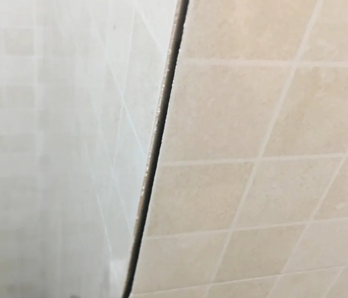 攀枝花瓷砖空鼓维修公司分享阳台瓷砖脱落的修复过程可以分为以下几个步骤